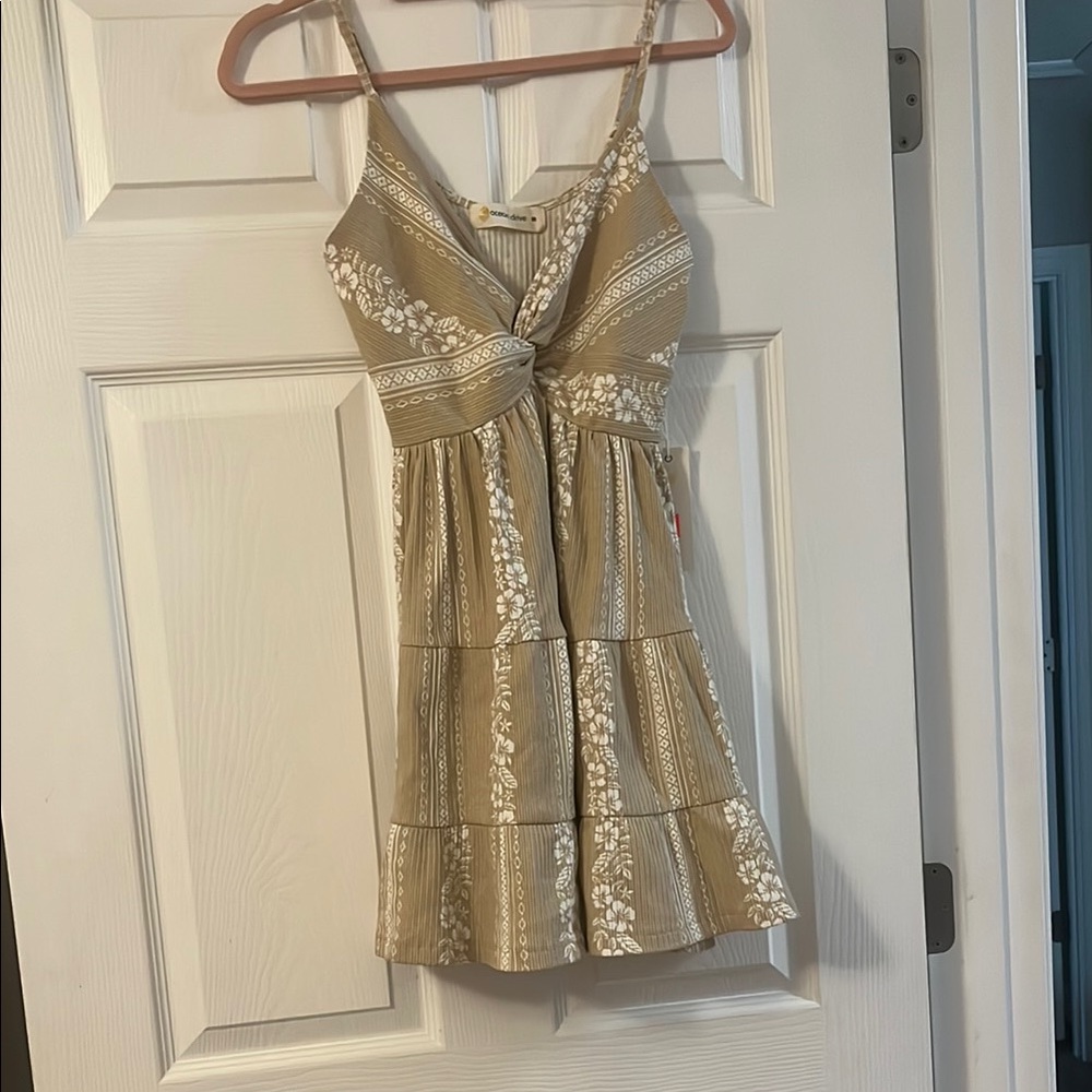 ocean drive tan and white floral knotted Sundress nwt